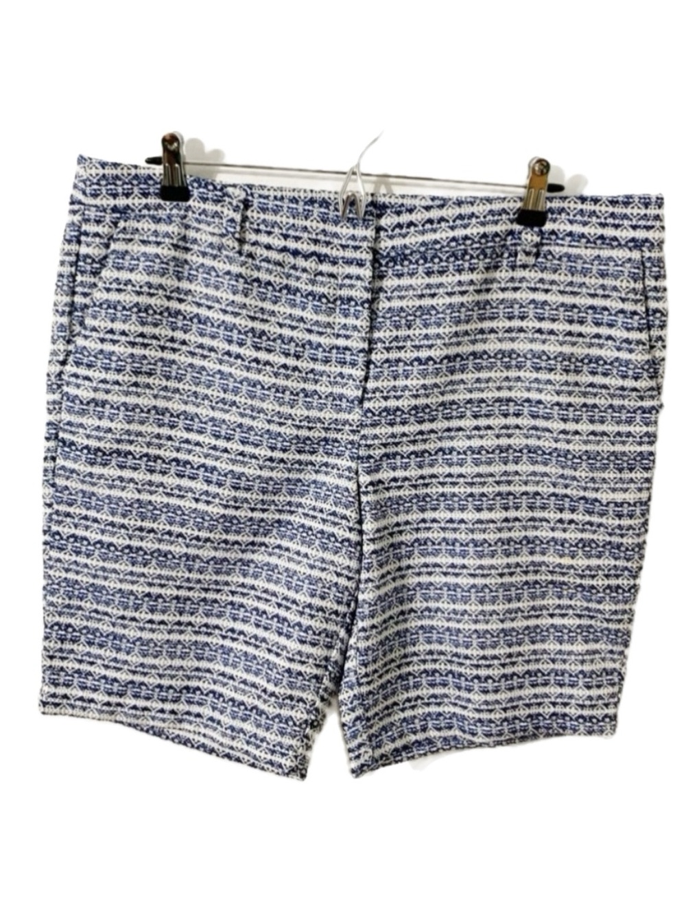 Liz Claiborne Flat Front Bermuda Walking Shorts Geometric Pattern Navy and White